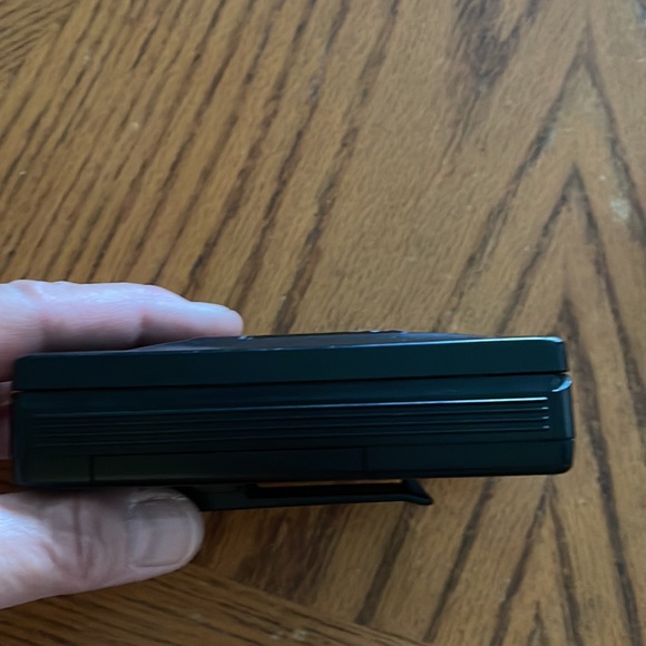 Vintage Sony Walkman WM FX33 Am/FM radio cassette player - Picture 4 of 8